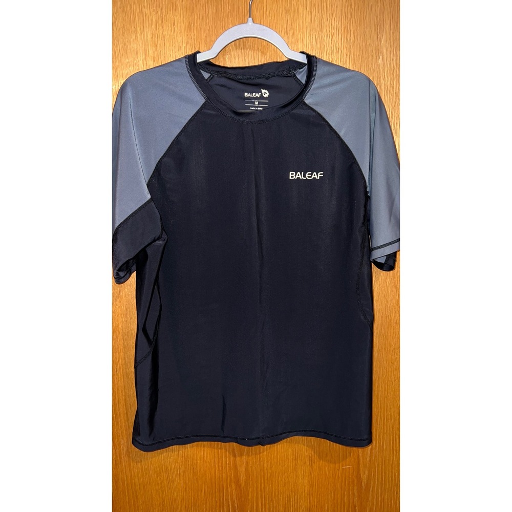 Baleaf Shirt Mens Size M Black Grey Excellent Short Sleeve Raglan